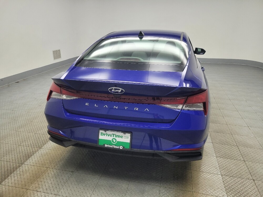 2021 Hyundai Elantra in Indianapolis, IN 46219 - 18097646 7