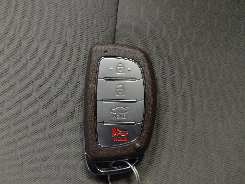 2020 Hyundai Elantra in Charleston, SC 29414 - 18097654 32