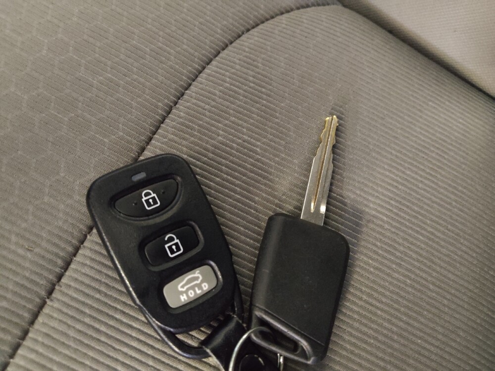 2017 Hyundai Elantra in Tallahassee, FL 32304 - 18097659 32