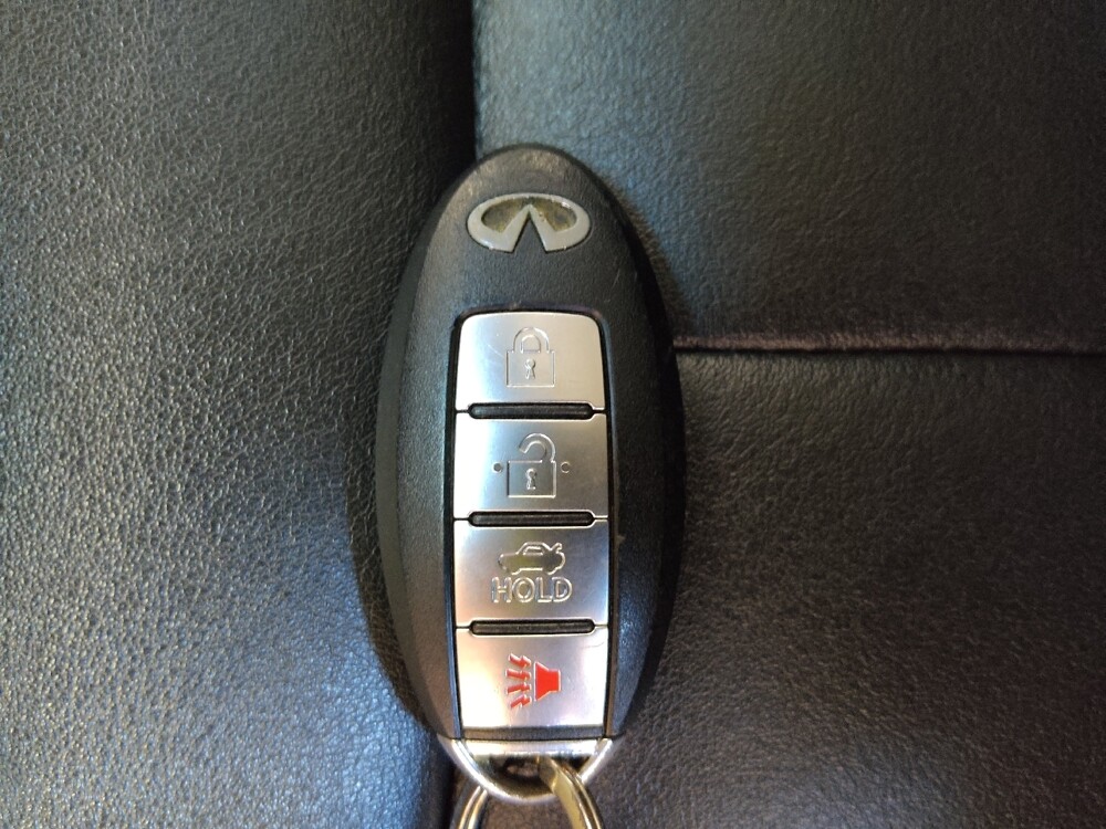 2018 INFINITI Q70 in Tallahassee, FL 32304 - 18097662 32