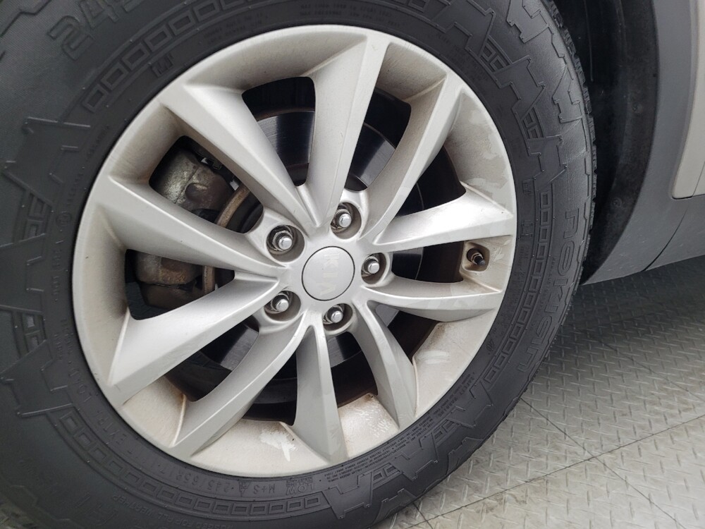 2017 Kia Sorento in Miami, FL 33157 - 18097672 31