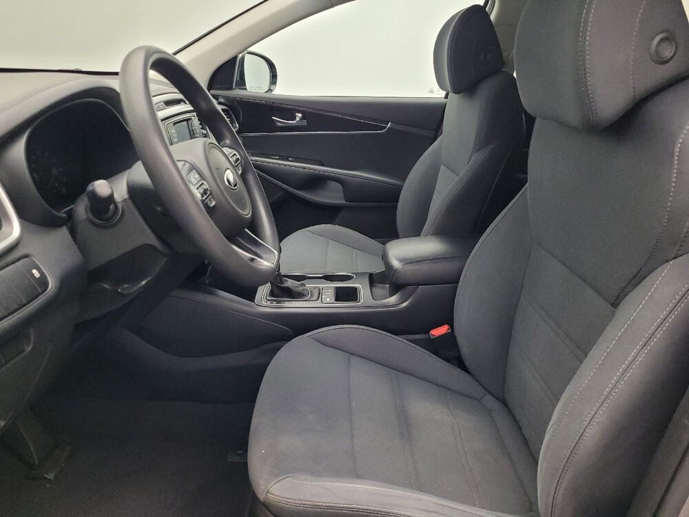2017 Kia Sorento in Miami, FL 33157 - 18097672 17