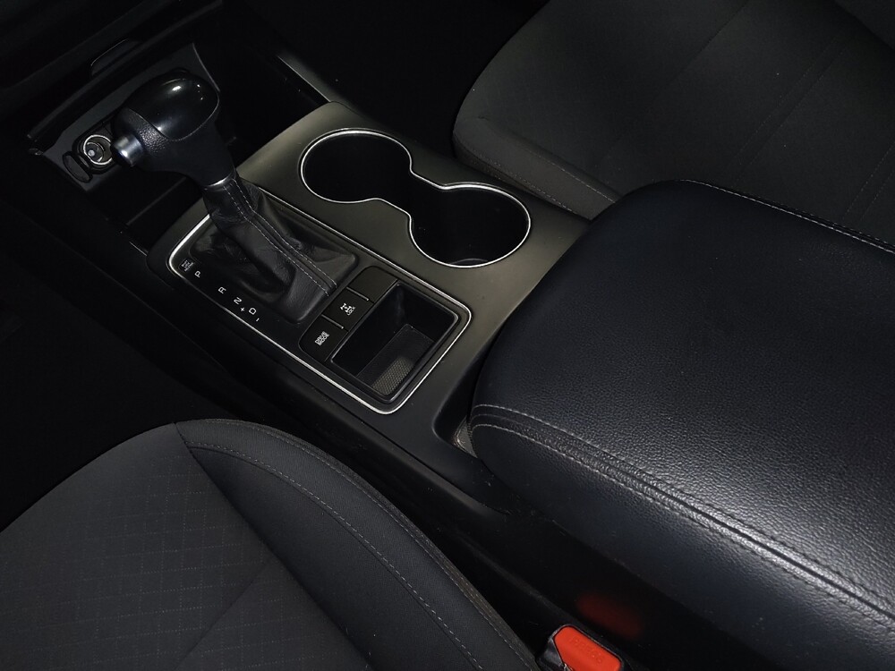 2017 Kia Sorento in Miami, FL 33157 - 18097672 26