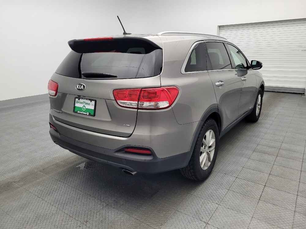 2017 Kia Sorento in Miami, FL 33157 - 18097672 9
