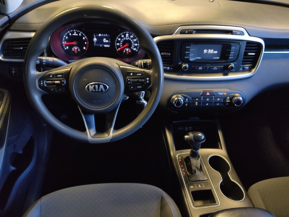 2017 Kia Sorento in Miami, FL 33157 - 18097672 22