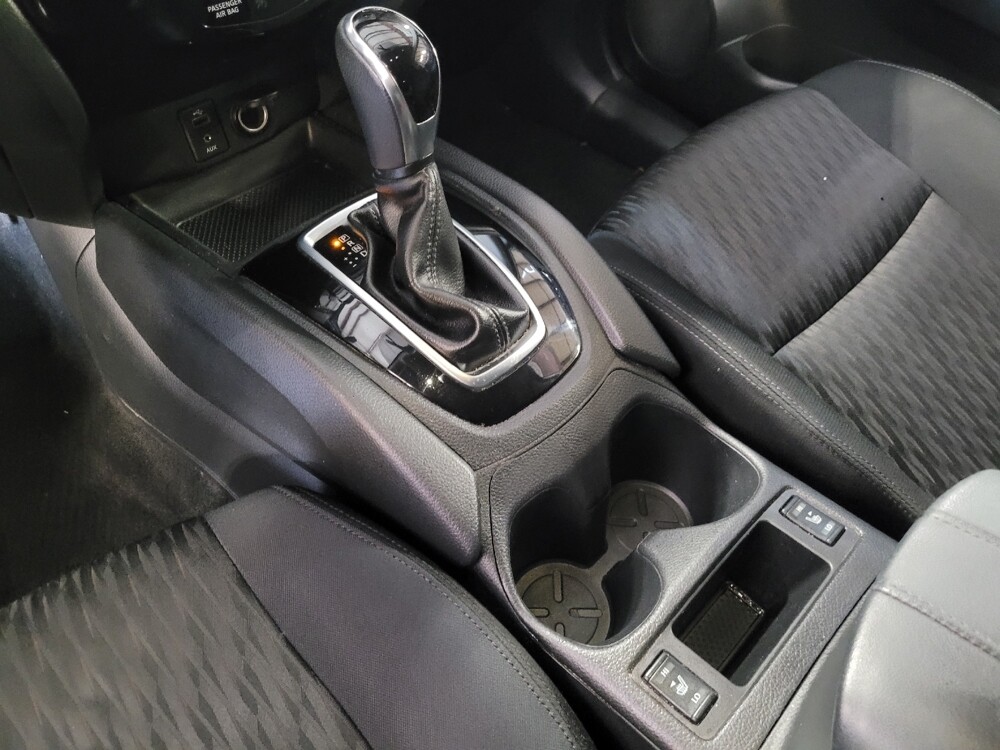 2017 Nissan Rogue in Miami, FL 33157 - 18097682 26