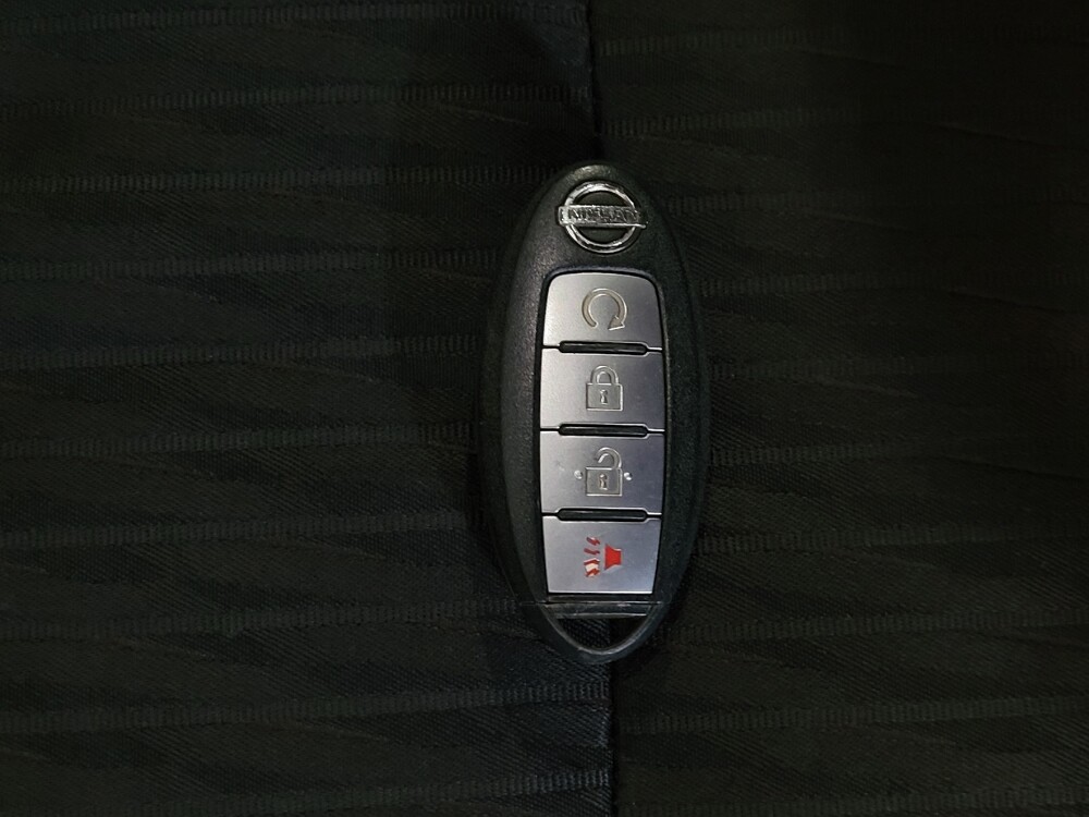 2017 Nissan Rogue in Miami, FL 33157 - 18097682 32