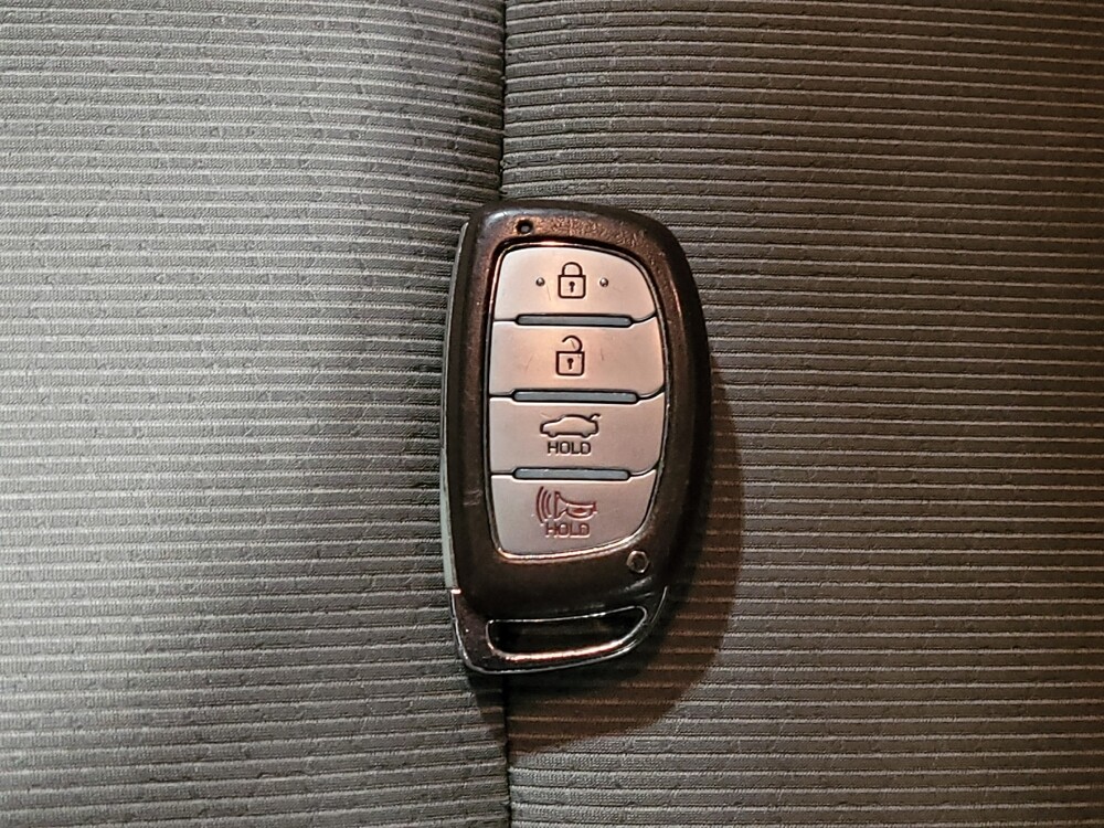 2017 Hyundai Elantra in Augusta, GA 30907 - 18097683 32