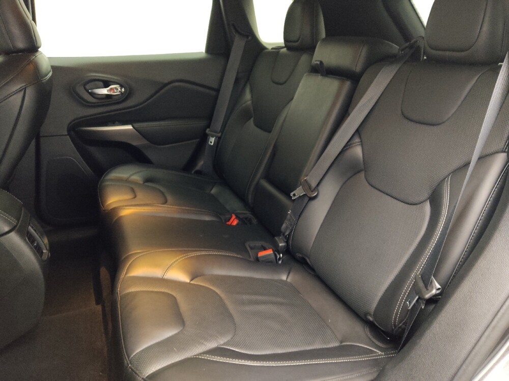 2020 Jeep Cherokee in Gainesville, FL 32609 - 18097699 18