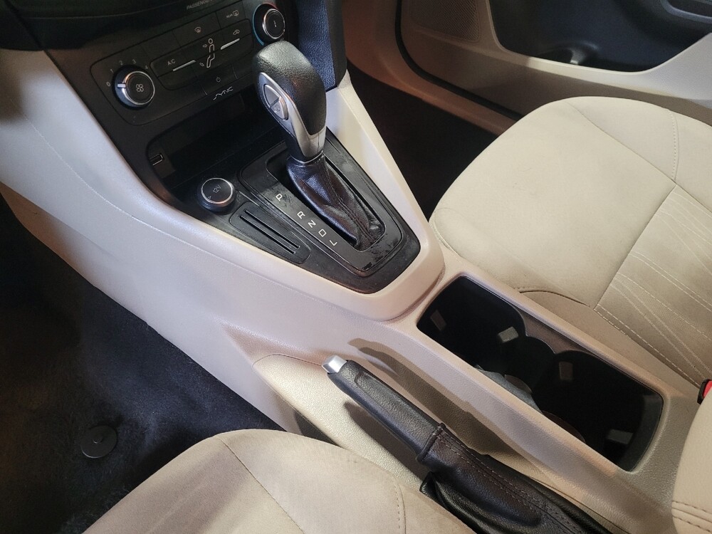 2018 Ford Focus in Savannah, GA 31419 - 18097705 26