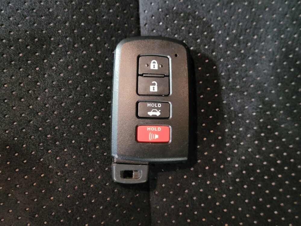 2016 Toyota Camry in Jacksonville, FL 32225 - 18097707 32