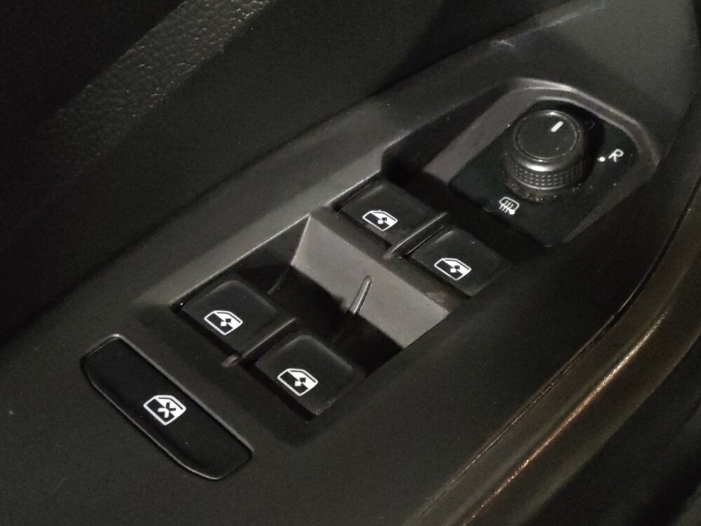 2019 Volkswagen Jetta in Orlando, FL 32808 - 18097717 27