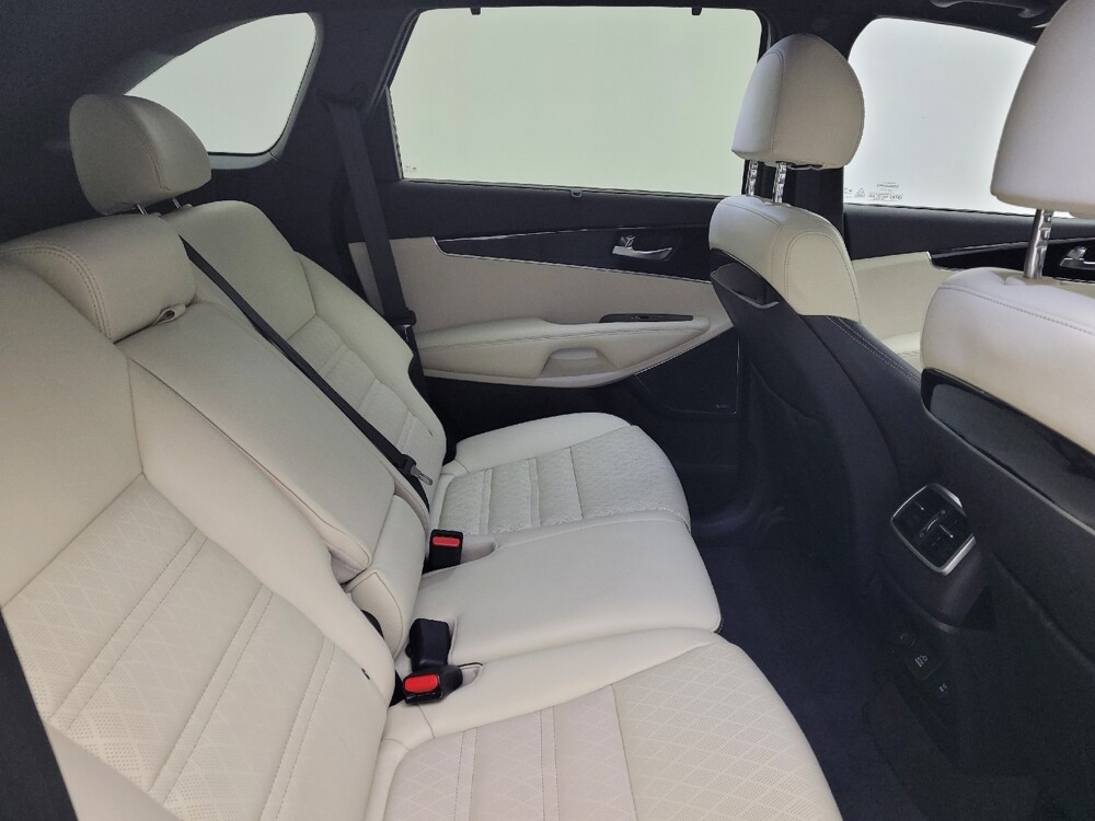 2018 Kia Sorento in Conway, SC 29526 - 18097742 19
