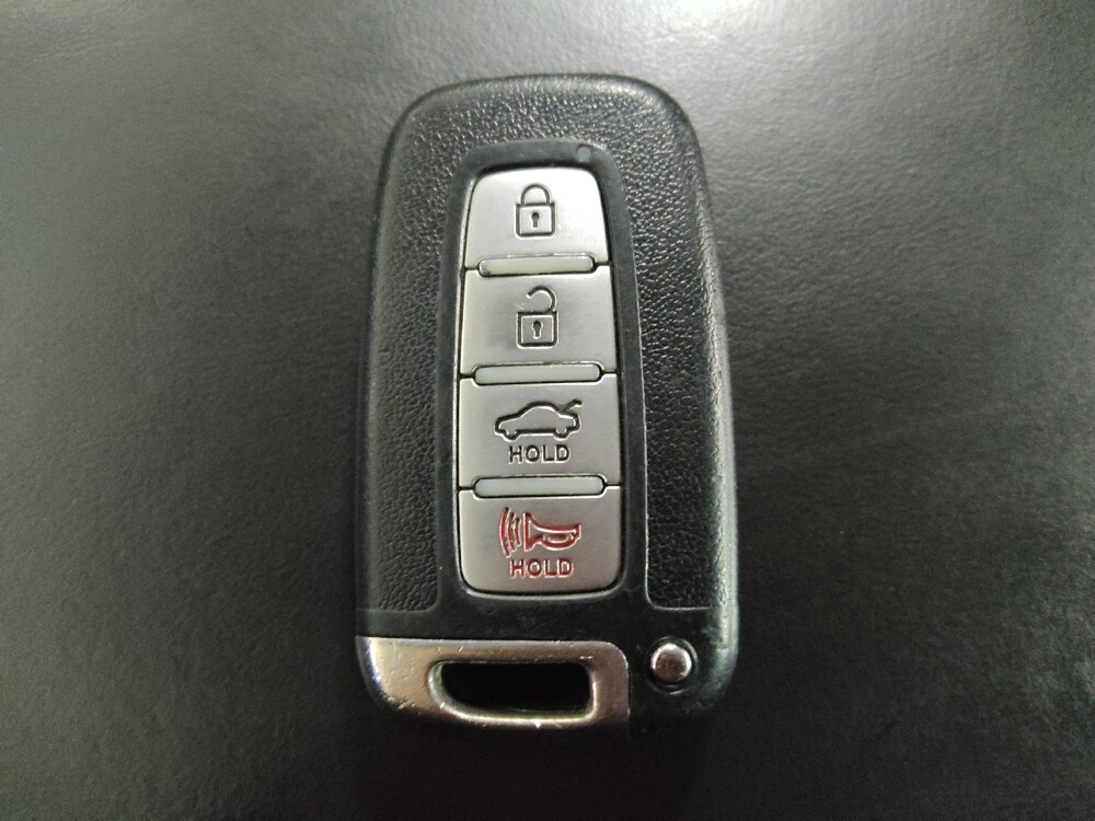 2013 Hyundai Azera in Greensboro, NC 27407 - 18097758 32