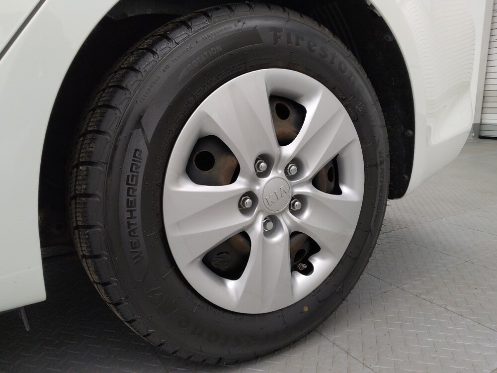 2017 Kia Forte in Lakewood, CO 80215 - 18097776 31