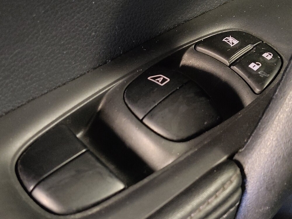 2018 Nissan Rogue in Baton Rouge, LA 70816 - 18097806 27