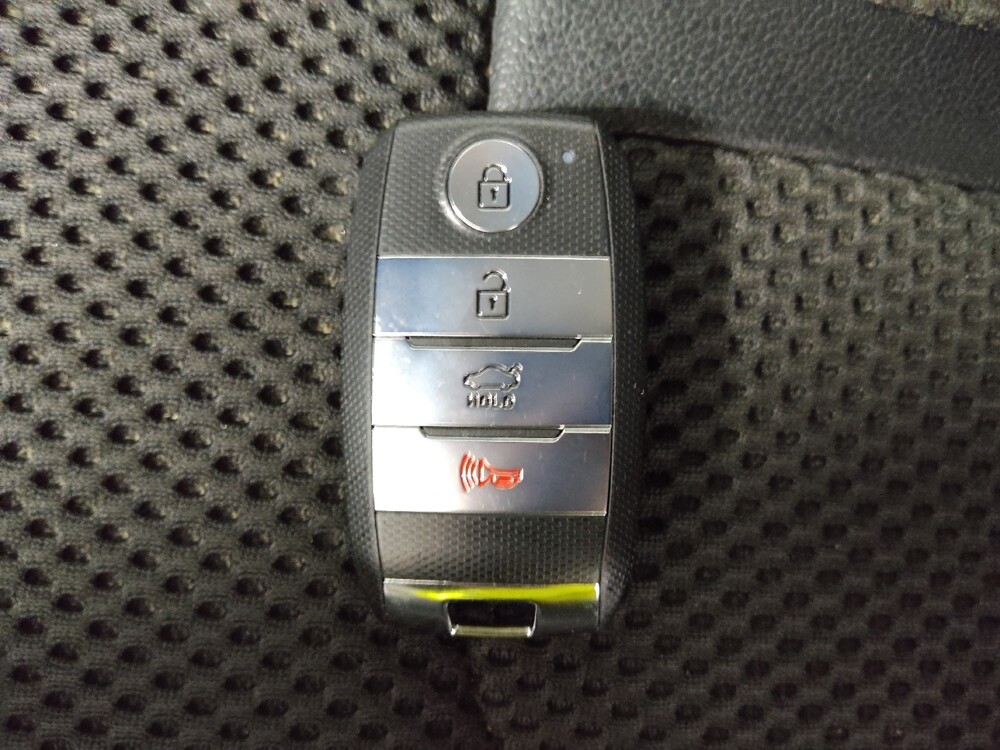 2020 Kia Optima in Columbus, OH 43228 - 18097816 32