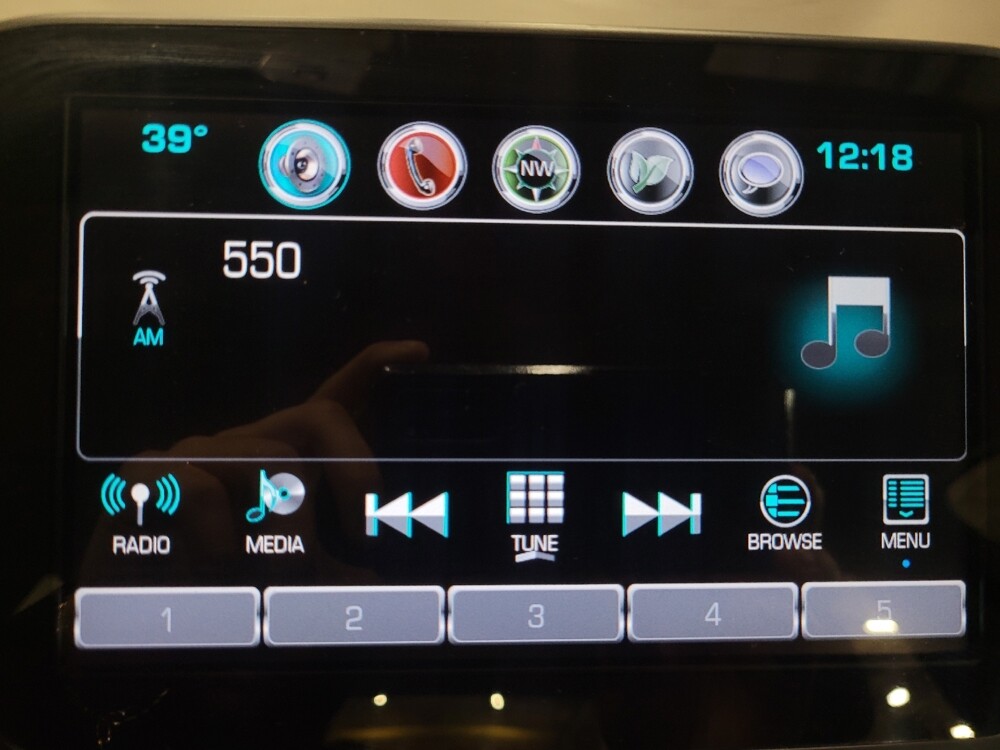 2017 Chevrolet Malibu in Glen Burnie, MD 21061 - 18097826 25