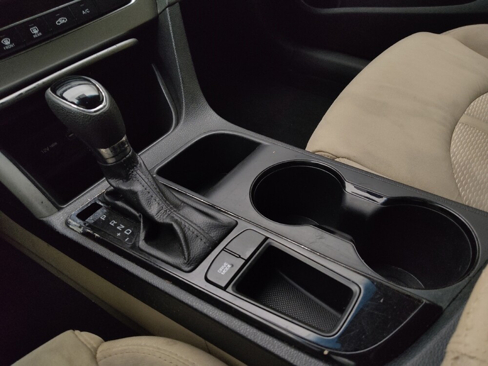 2015 Hyundai Sonata in Topeka, KS 66611 - 18097843 26