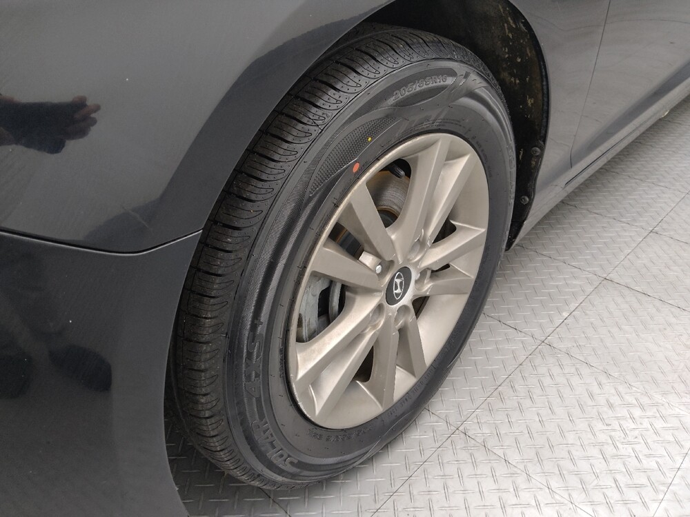 2015 Hyundai Sonata in Topeka, KS 66611 - 18097843 31