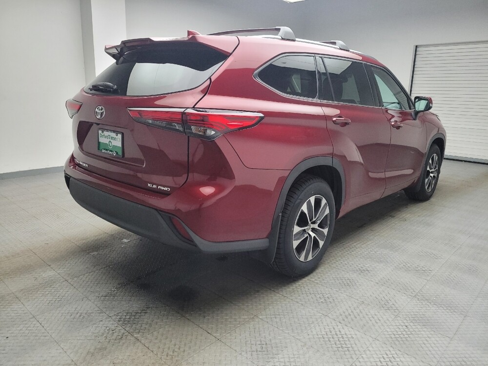 2021 Toyota Highlander in Taylor, MI 48180 - 18097851 9