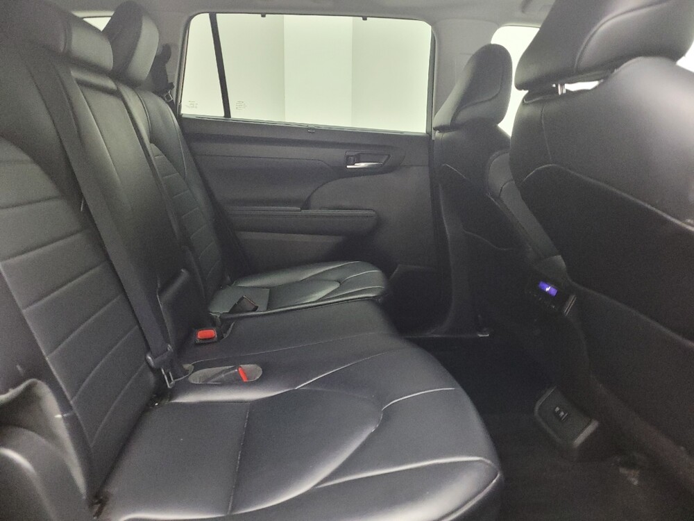 2021 Toyota Highlander in Taylor, MI 48180 - 18097851 19