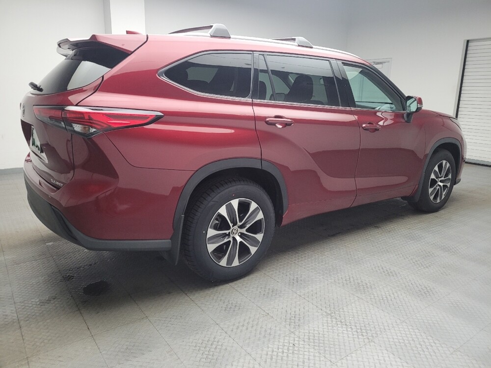 2021 Toyota Highlander in Taylor, MI 48180 - 18097851 10