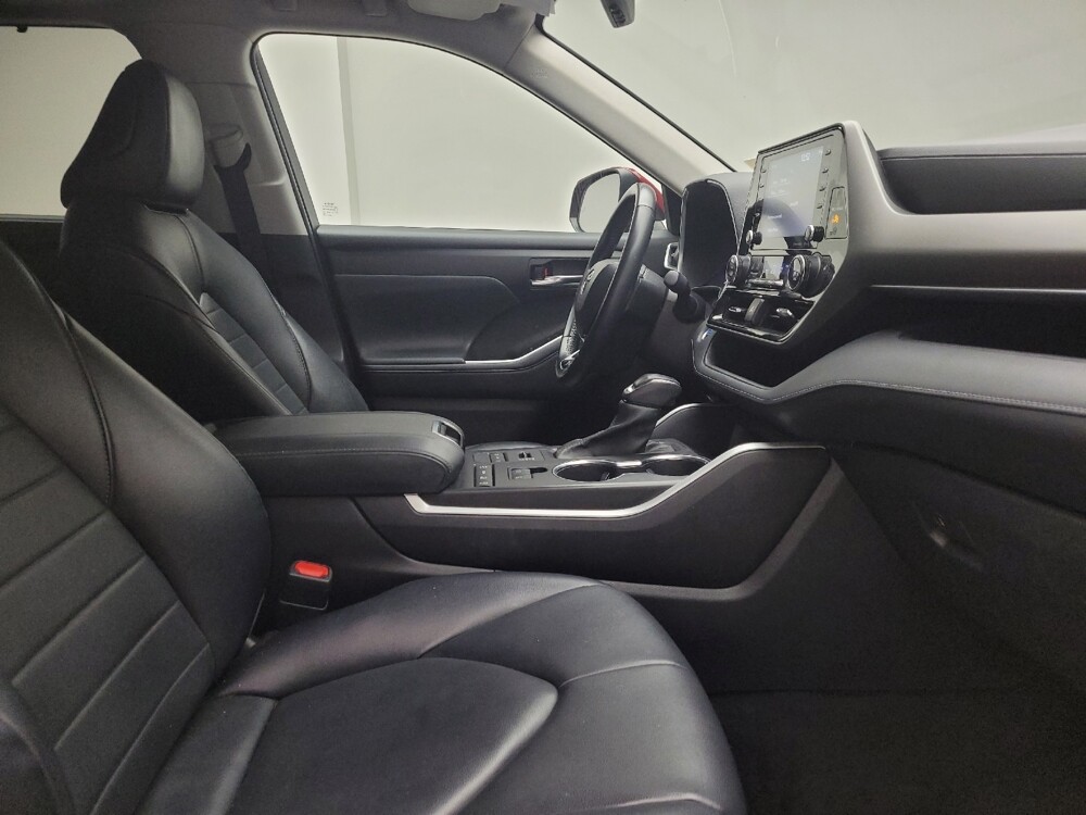 2021 Toyota Highlander in Taylor, MI 48180 - 18097851 21