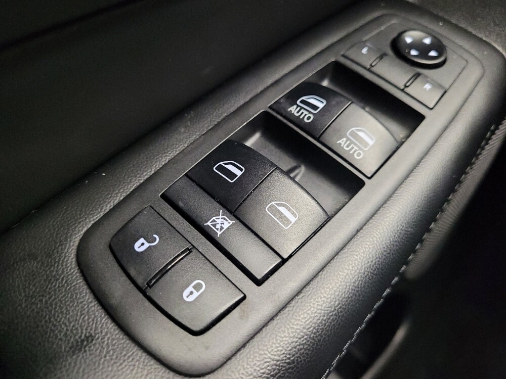 2019 Jeep Grand Cherokee in Taylor, MI 48180 - 18097856 27