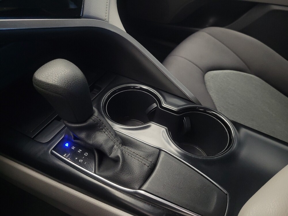 2020 Toyota Camry in Indianapolis, IN 46222 - 18097860 26