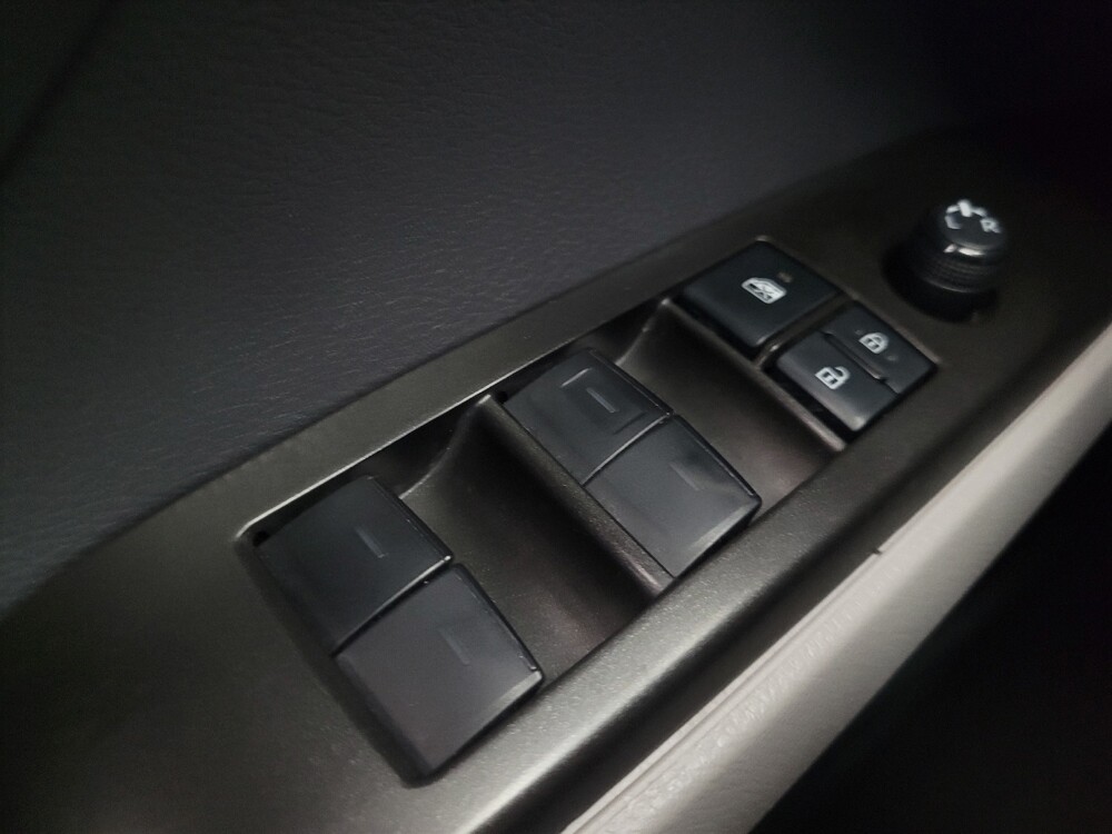 2020 Toyota Camry in Indianapolis, IN 46222 - 18097860 27