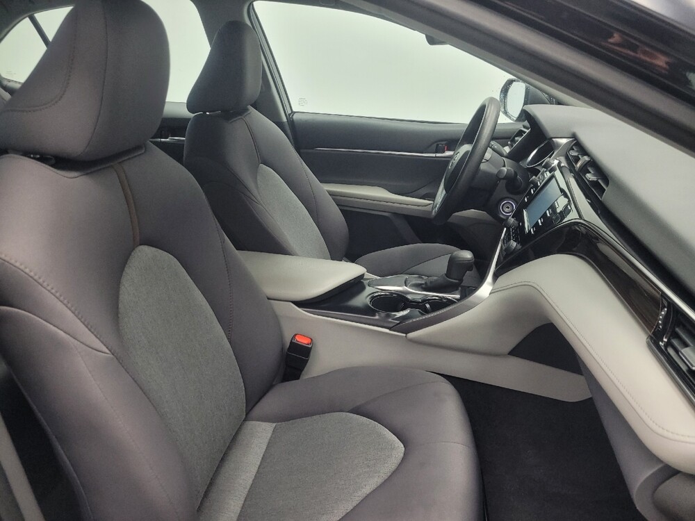 2020 Toyota Camry in Indianapolis, IN 46222 - 18097860 21