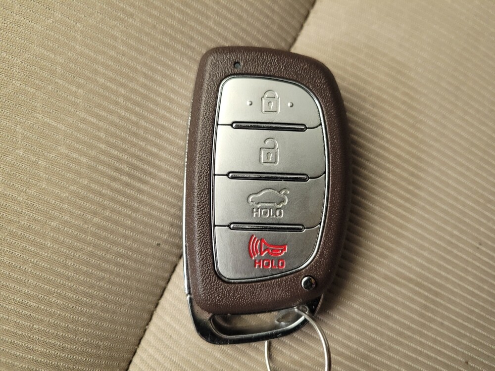 2017 Hyundai Elantra in Louisville, KY 40258 - 18097868 32