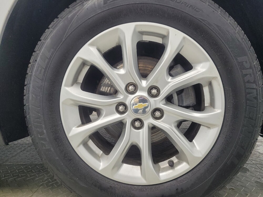 2020 Chevrolet Equinox in Indianapolis, IN 46222 - 18097878 31