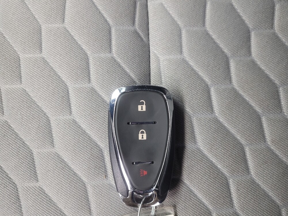 2020 Chevrolet Equinox in Indianapolis, IN 46222 - 18097878 32