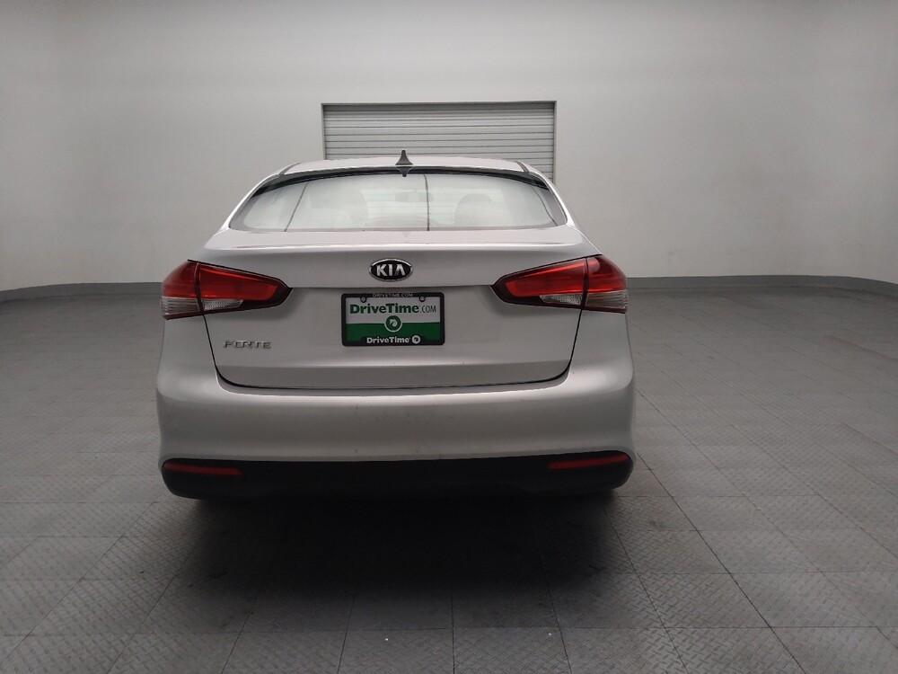 2017 Kia Forte in Lewisville, TX 75067 - 18097893 7