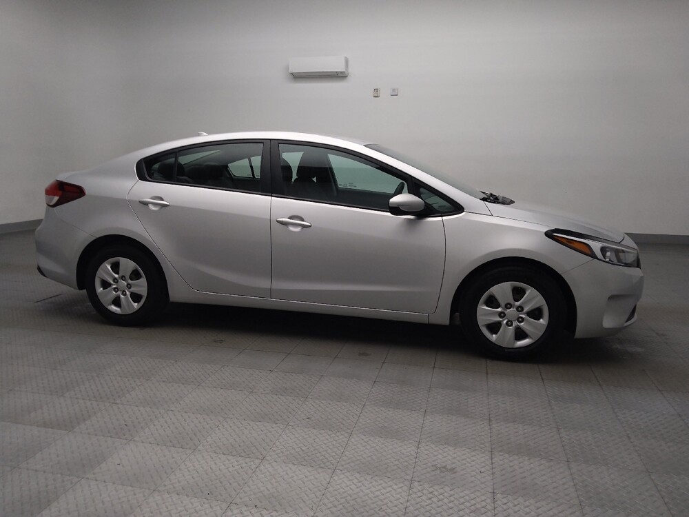 2017 Kia Forte in Lewisville, TX 75067 - 18097893 11