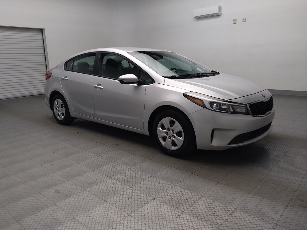 2017 Kia Forte in Lewisville, TX 75067 - 18097893 13