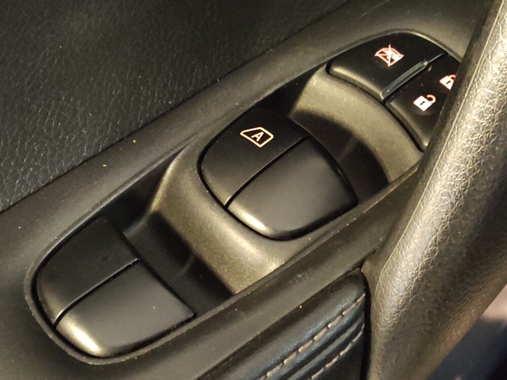 2018 Nissan Rogue Sport in Columbia, SC 29210 - 18097897 27