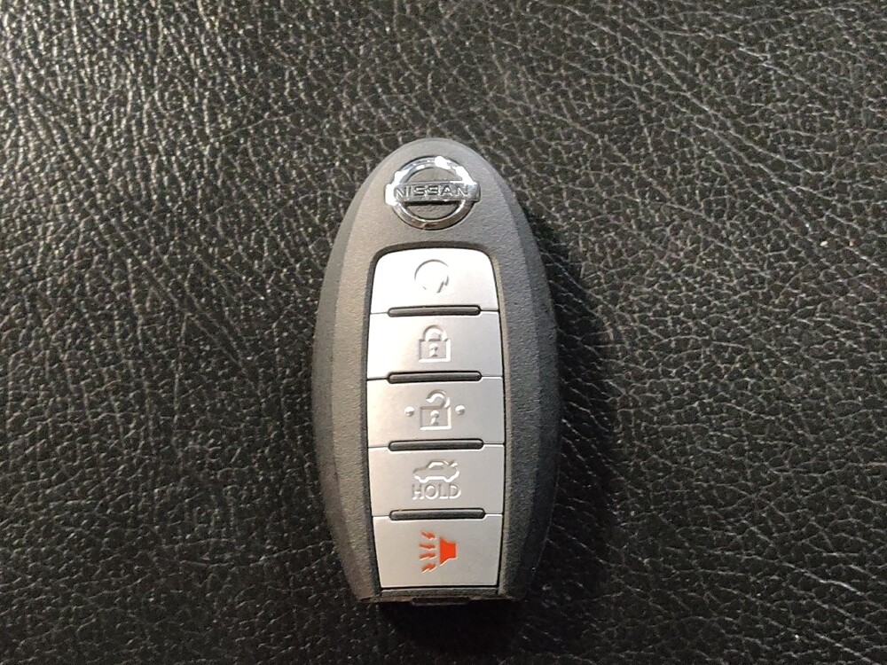 2017 Nissan Titan in Tulsa, OK 74145 - 18097902 32