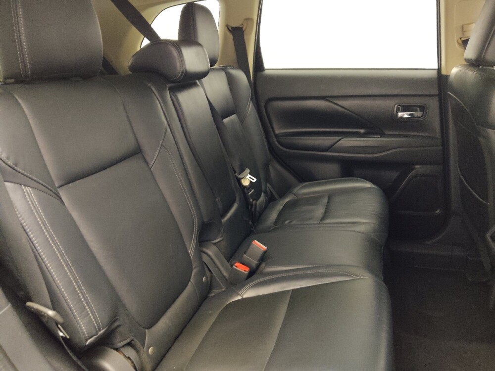 2020 Mitsubishi Outlander in Jacksonville, FL 32225 - 18097909 19