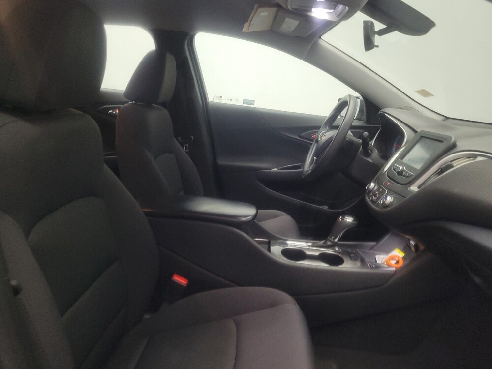 2017 Chevrolet Malibu in Albany, GA 31705 - 18097921 21