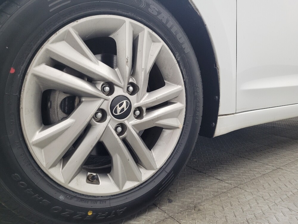 2019 Hyundai Elantra in Orlando, FL 32808 - 18097933 31