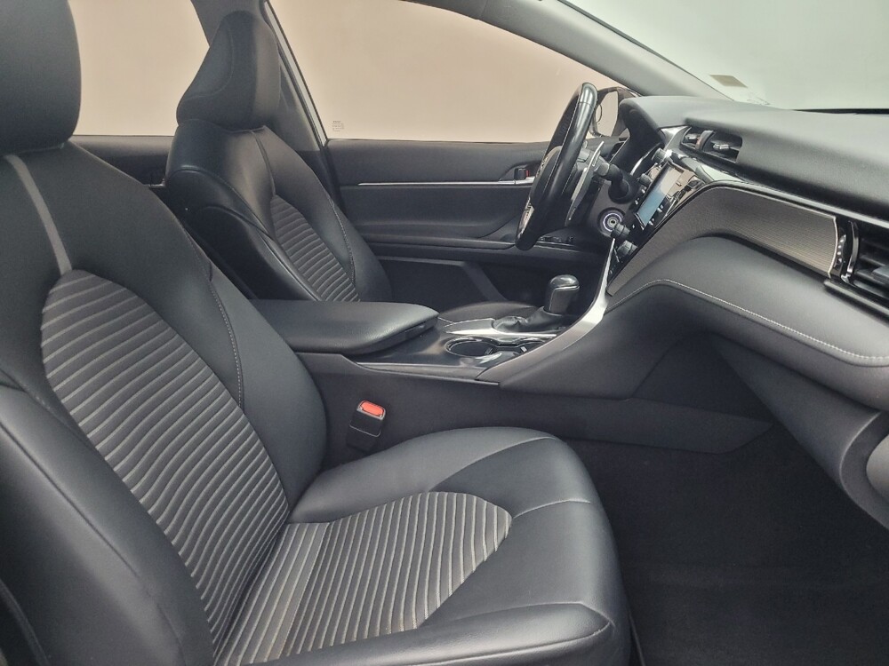 2020 Toyota Camry in Indianapolis, IN 46222 - 18097941 21