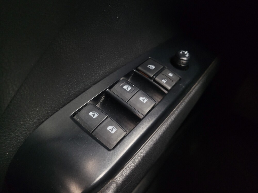 2020 Toyota Camry in Indianapolis, IN 46222 - 18097941 27