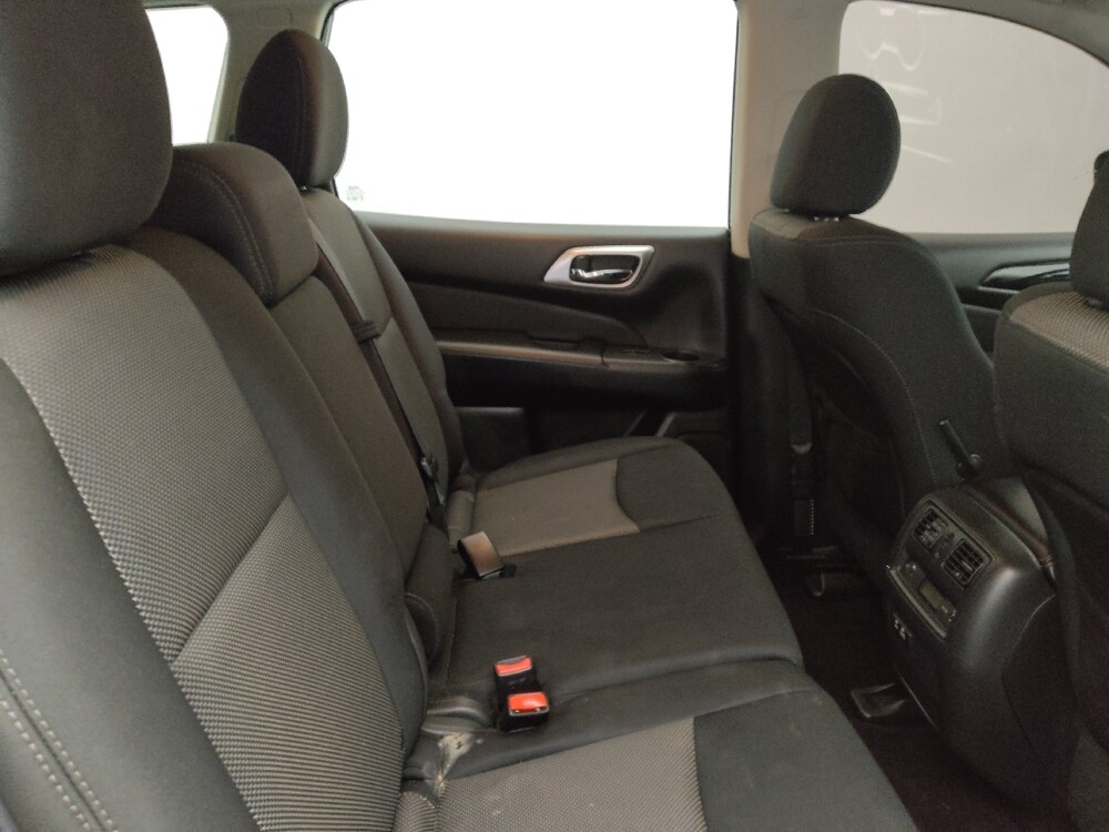 2019 Nissan Pathfinder in Wilmington, NC 28405 - 18097977 19