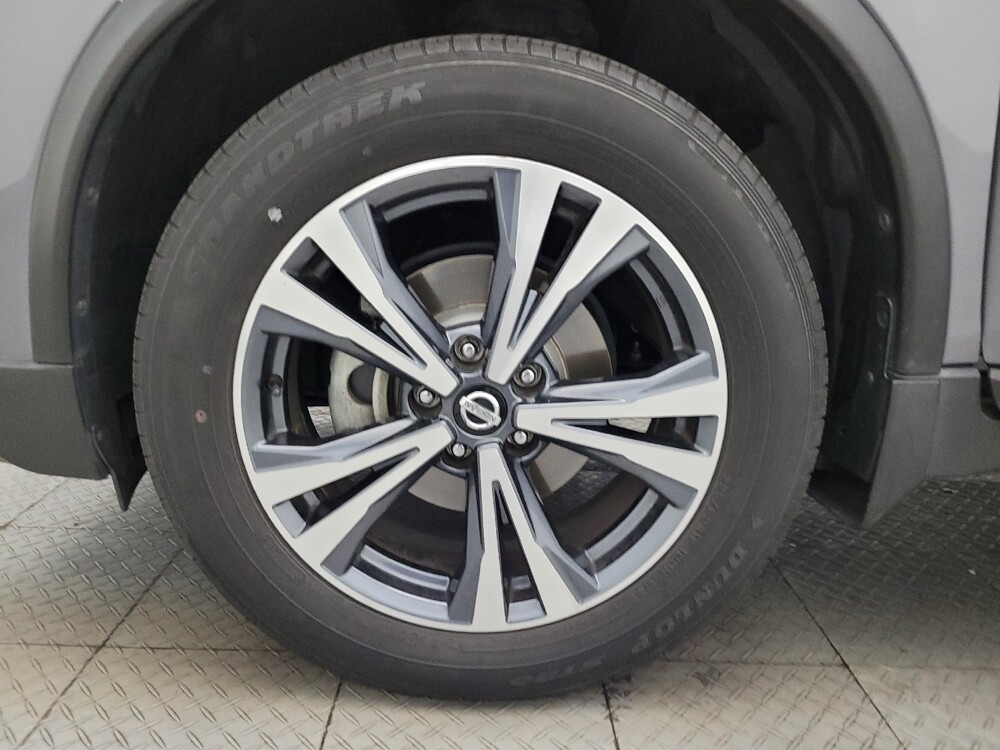 2017 Nissan Rogue in Glendale, AZ 85301 - 18097981 31