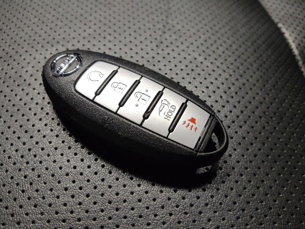 2017 Nissan Rogue in Glendale, AZ 85301 - 18097981 32