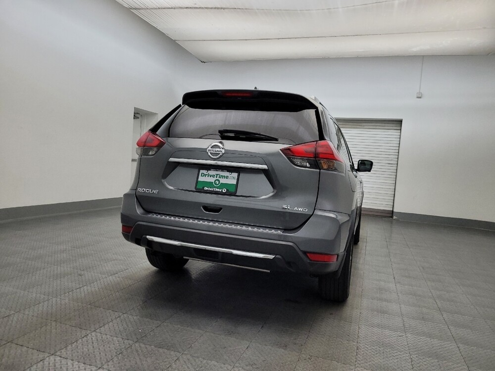 2017 Nissan Rogue in Glendale, AZ 85301 - 18097981 7