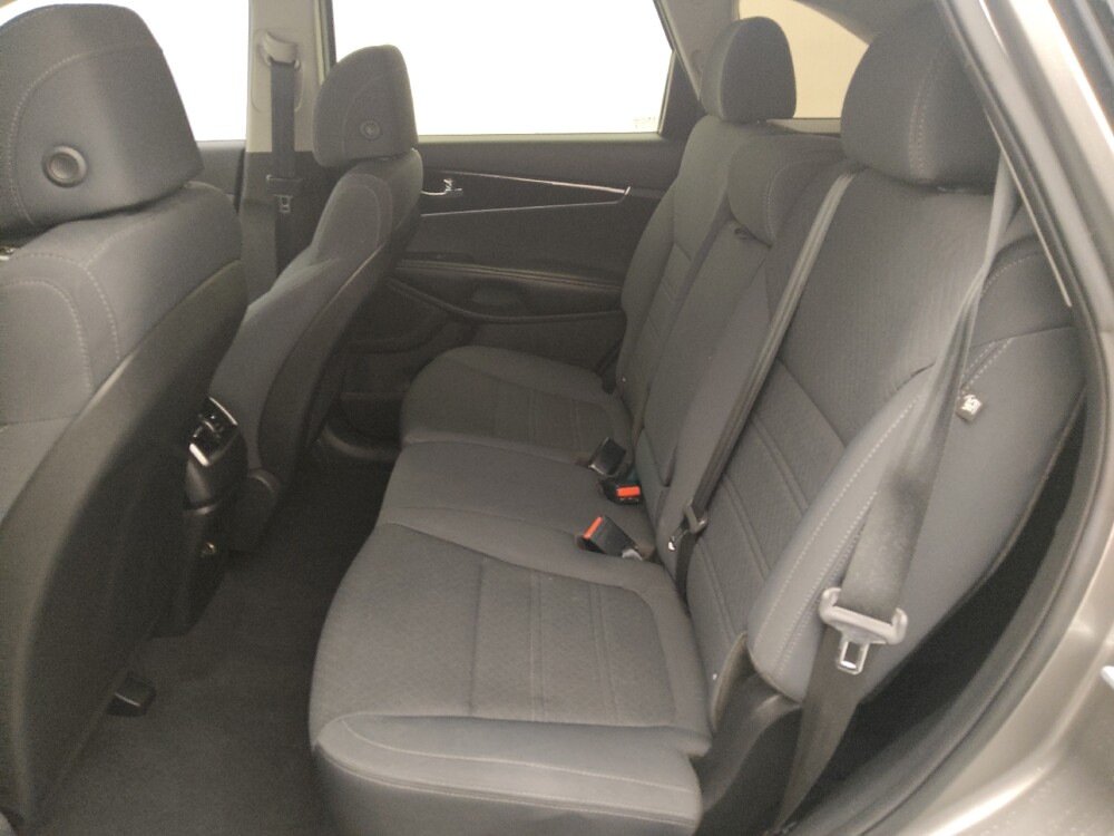 2017 Kia Sorento in Houston, TX 77060 - 18097988 18
